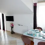 דירה With Swimming Pool - 4166 שיבניק