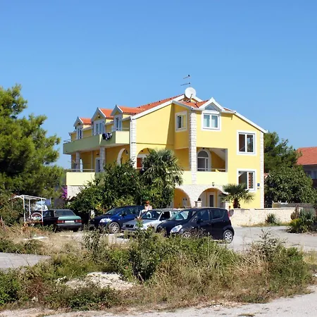 Apartment With Swimming Pool - 4166 Sibenik