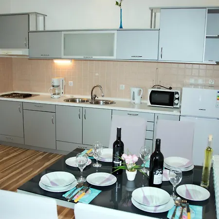 Apartment With Swimming Pool - 4166 *