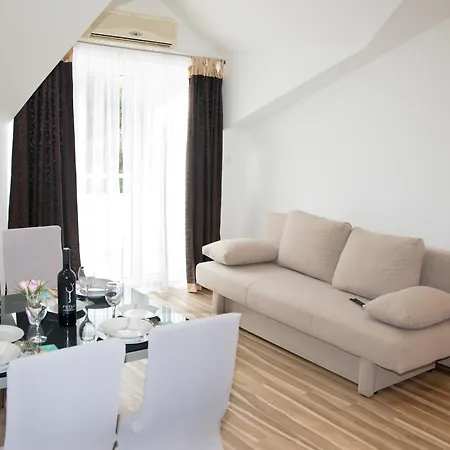 With Swimming Pool - 4166 Apartment Sibenik