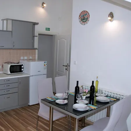 Apartment With Swimming Pool - 4166 *