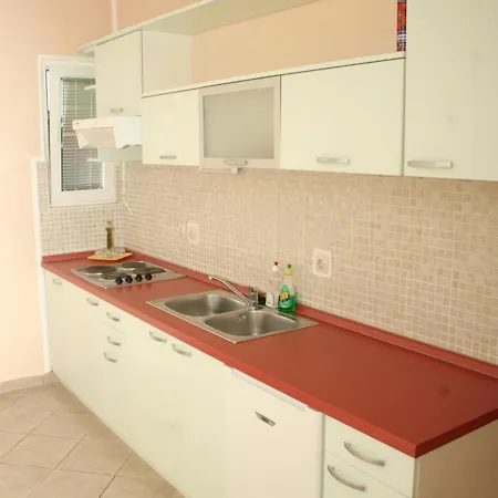 Apartment With Swimming Pool - 4166 *
