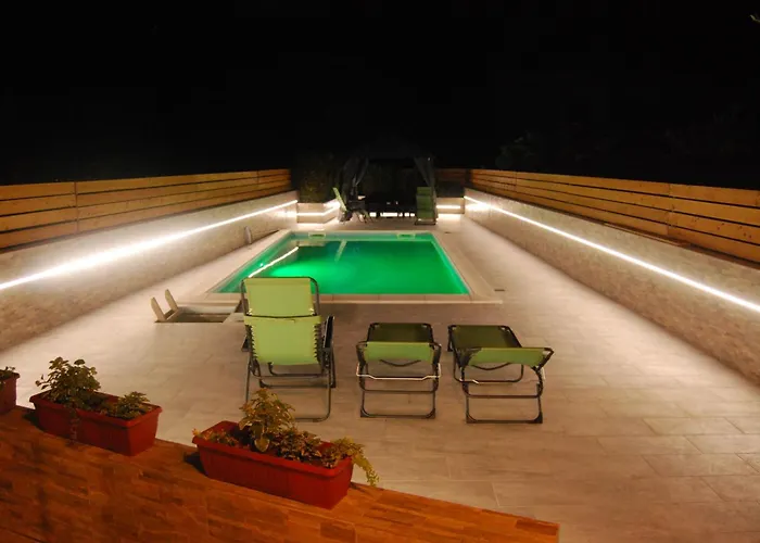 דירה With Swimming Pool - 4166 שיבניק