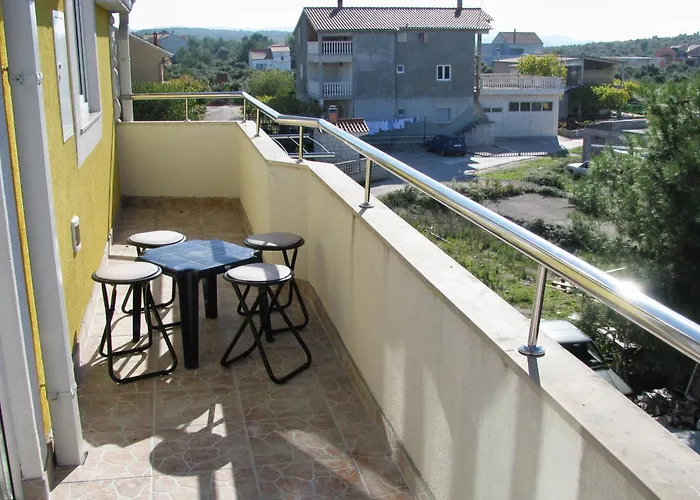 With Swimming Pool - 4166 דירה שיבניק