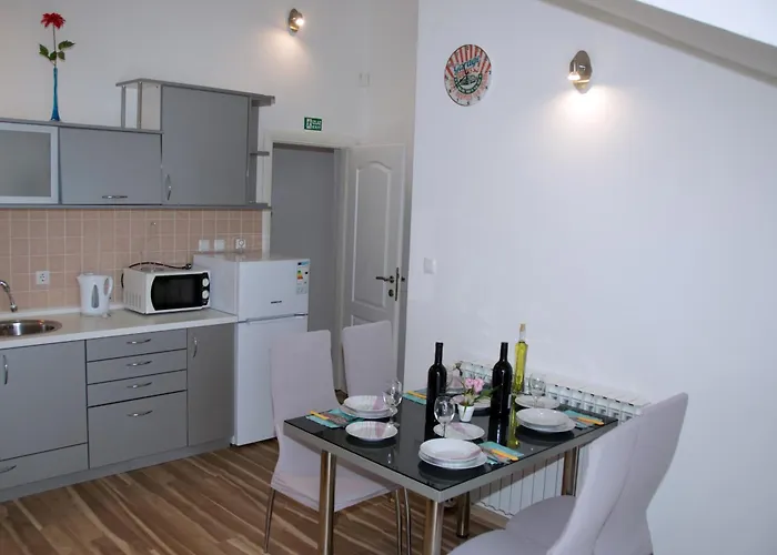 Apartment With Swimming Pool - 4166 *